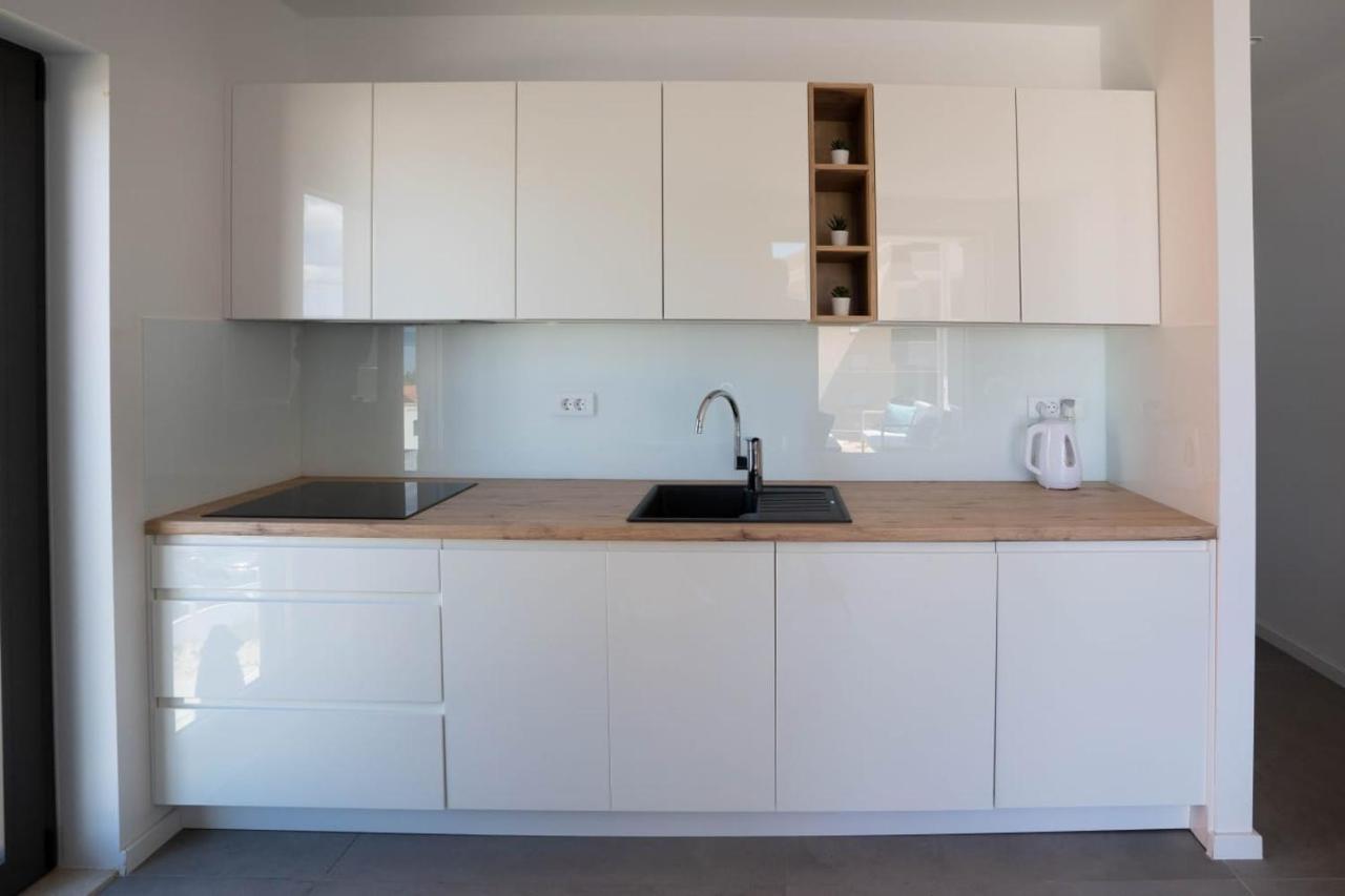 Apartmani Lara Baška Voda Eksteriør bilde